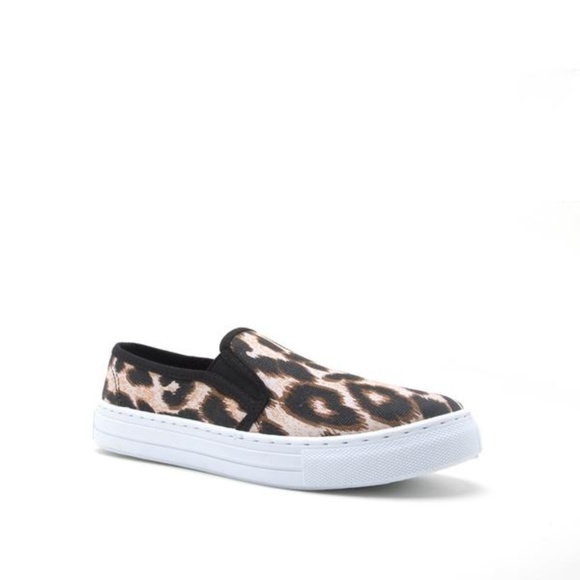 LAST ONE! Leopard/cheetah print slip on sneakers - Picture 6 of 7